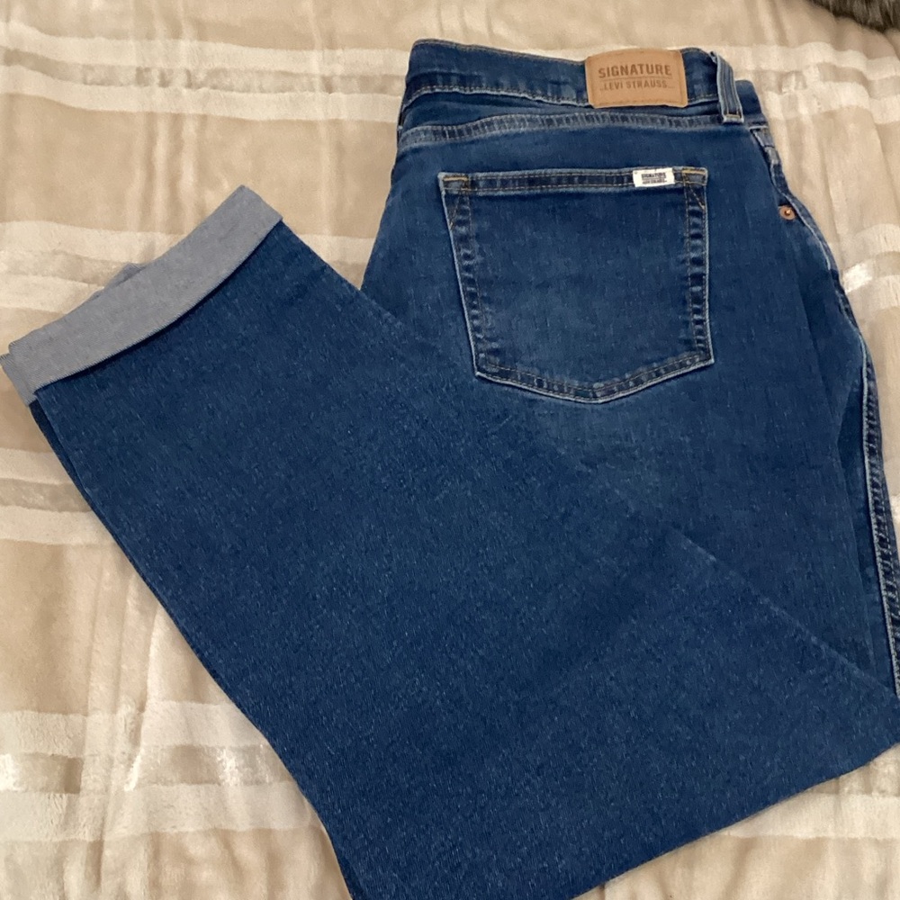 Signature Levis’ Women’s Boyfriend Classic Denim Jeans 32